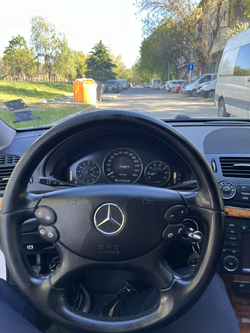 Mercedes-Benz E 200, снимка 11 - Автомобили и джипове - 46310926