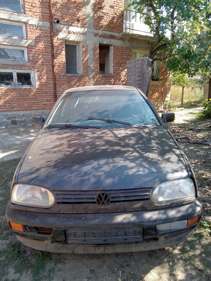 VW Golf 1.8 MONO, снимка 1 - Автомобили и джипове - 47386552