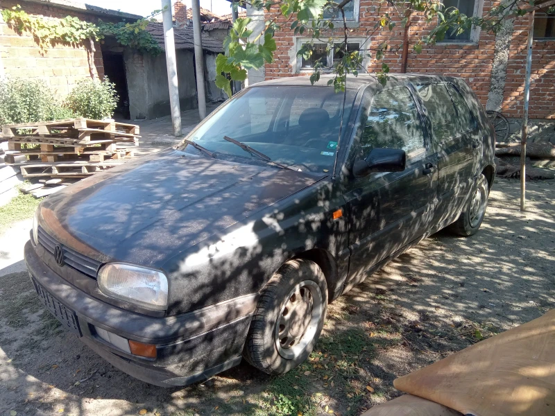 VW Golf 1.8 MONO, снимка 8 - Автомобили и джипове - 47386552