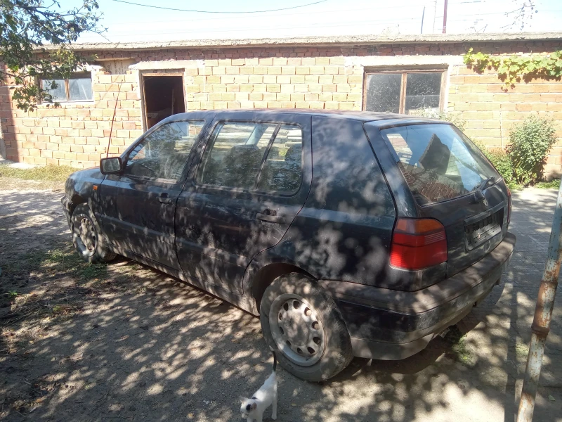 VW Golf 1.8 MONO, снимка 6 - Автомобили и джипове - 47386552