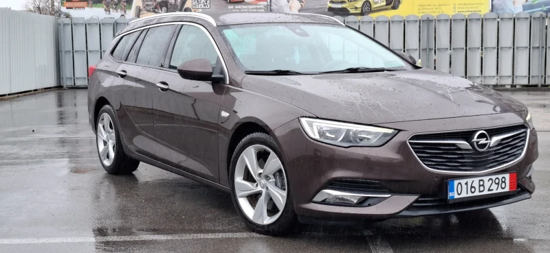 Opel Insignia 2.0 Turbo 4x4 260kc Autamtic Bose Distronic , снимка 1 - Автомобили и джипове - 48174820