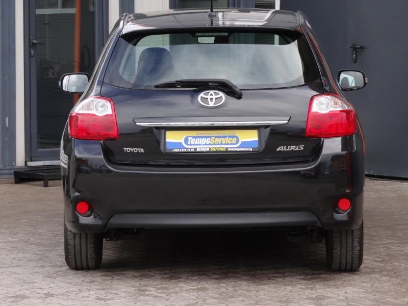 Toyota Auris 1.4 d4d-90k.c. / Facelift / Климатроник / Euro-5 /, снимка 4 - Автомобили и джипове - 50024175