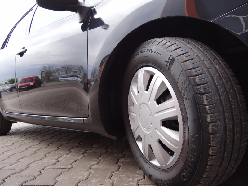 Toyota Auris 1.4 d4d-90k.c. / Facelift / Климатроник / Euro-5 /, снимка 17 - Автомобили и джипове - 50024175