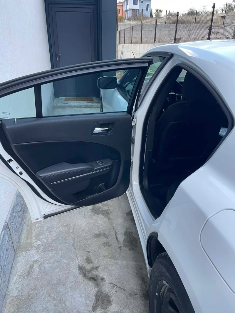 Dodge Charger, снимка 8 - Автомобили и джипове - 52472402
