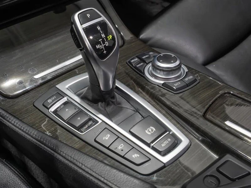 BMW 535 i X-DRIVE* KEYLESS* 360CAM* АвтоКредит(ЦЕНА ДО БГ), снимка 12 - Автомобили и джипове - 52507700