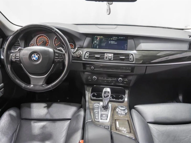BMW 535 i X-DRIVE* KEYLESS* 360CAM* АвтоКредит(ЦЕНА ДО БГ), снимка 7 - Автомобили и джипове - 52507700