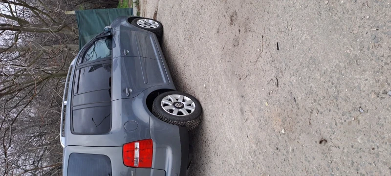 VW Touran, снимка 3 - Автомобили и джипове - 53020946