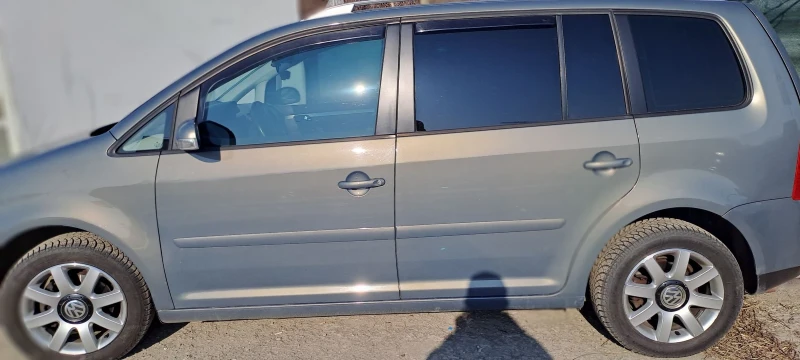 VW Touran, снимка 10 - Автомобили и джипове - 53020946