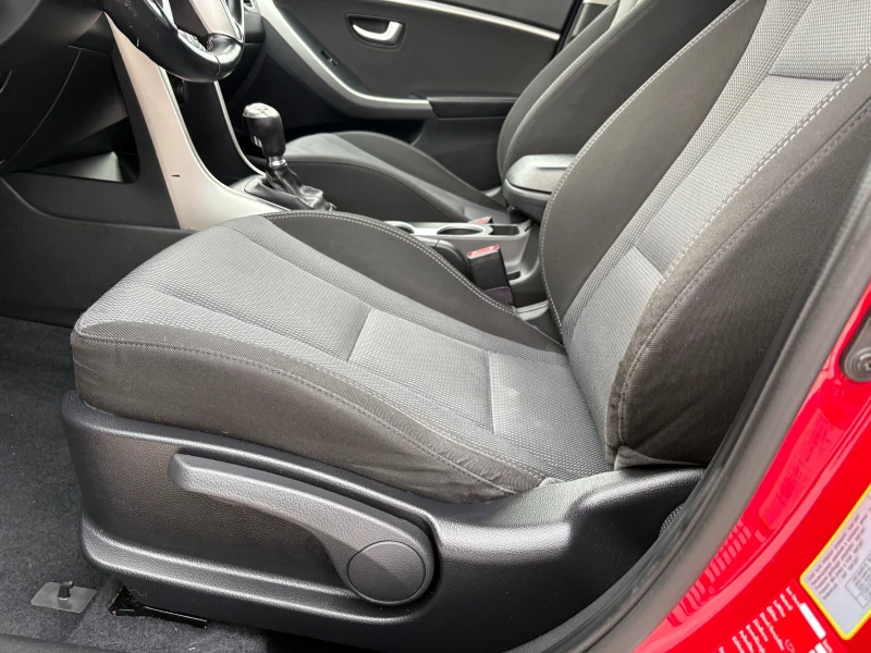 Hyundai I30 1.4crdi-клима, снимка 11 - Автомобили и джипове - 53404624