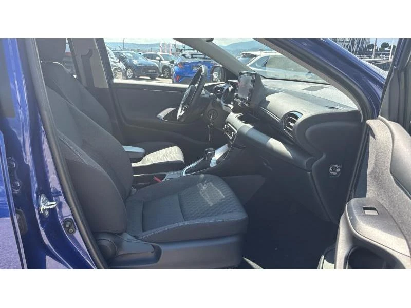 Toyota Yaris 1.5HSD TREND, снимка 6 - Автомобили и джипове - 55884774