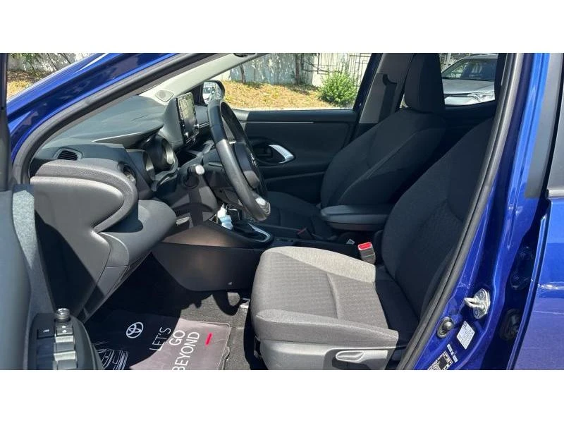 Toyota Yaris 1.5HSD TREND, снимка 12 - Автомобили и джипове - 55884774