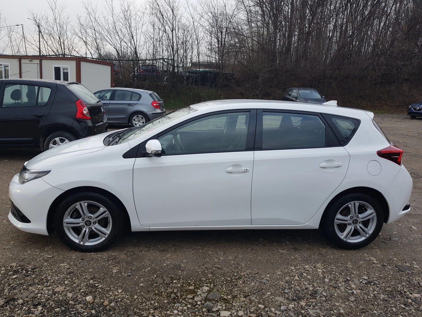 Toyota Auris 1.4 D-4D - изображение 7