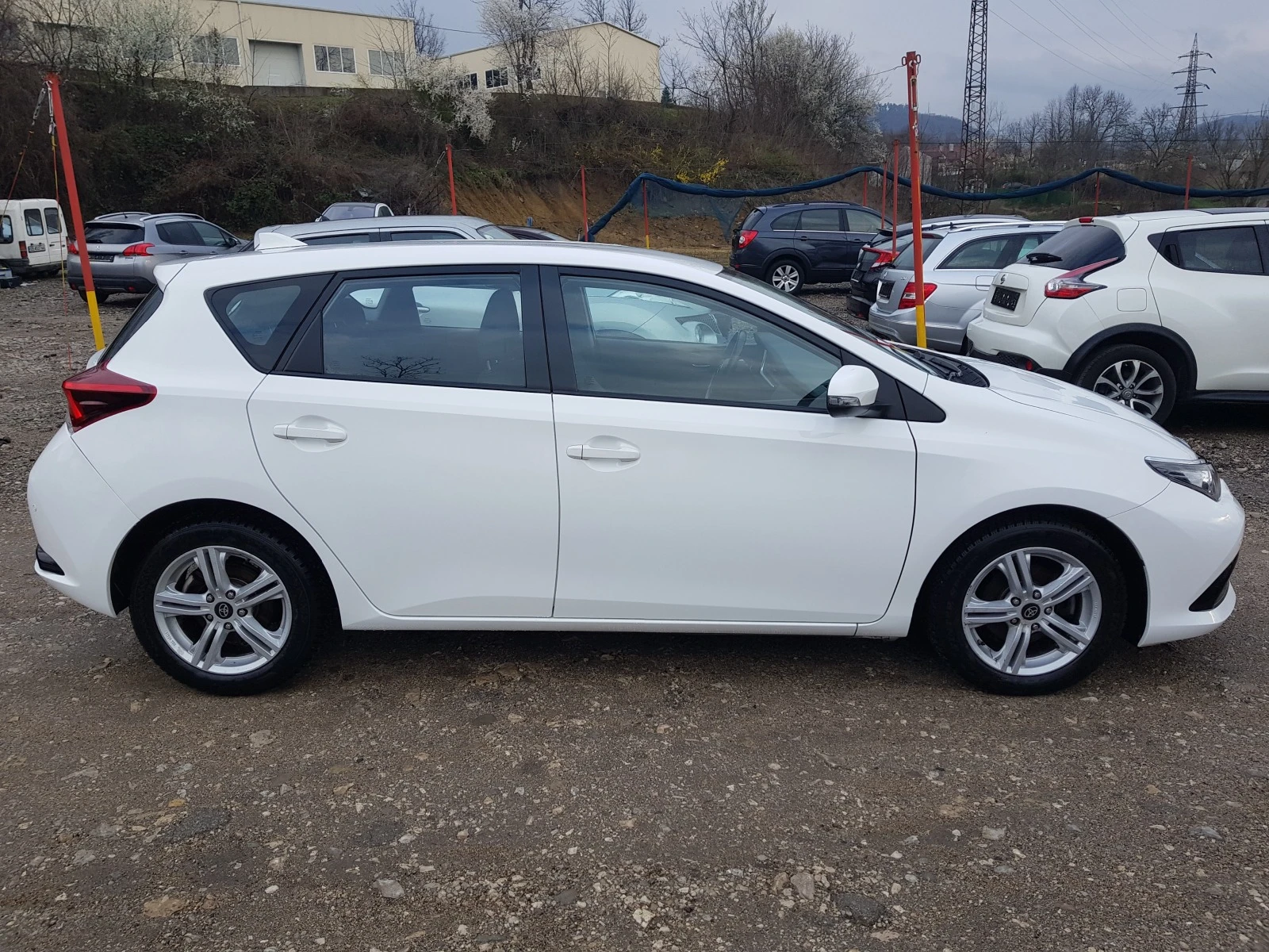 Toyota Auris 1.4 D-4D - изображение 3