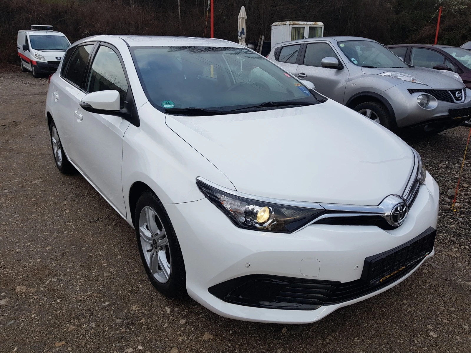 Toyota Auris 1.4 D-4D - изображение 2