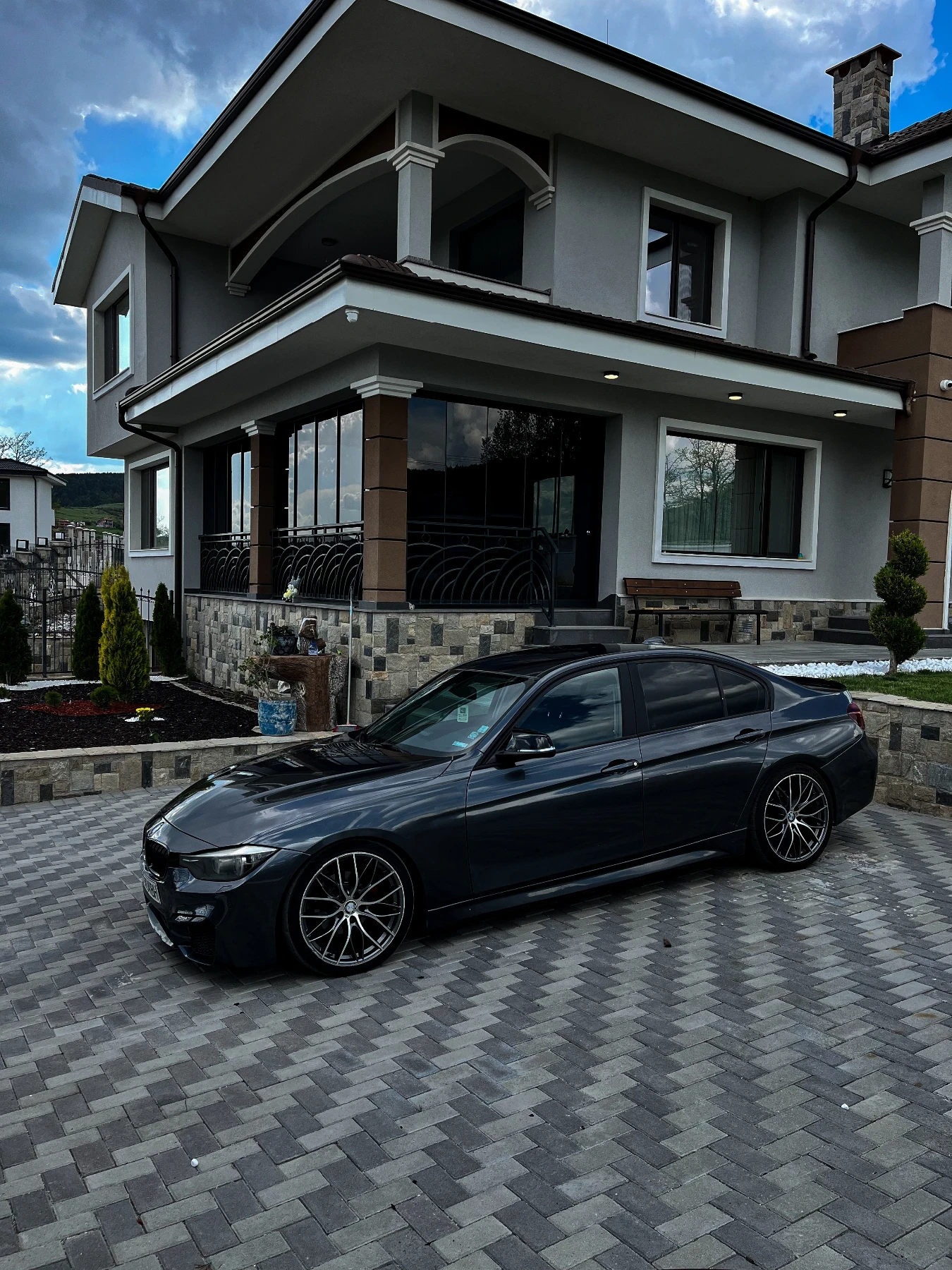 BMW 316 M-Брони / М-Волан / Навигация / 19-ки Джанти - изображение 3