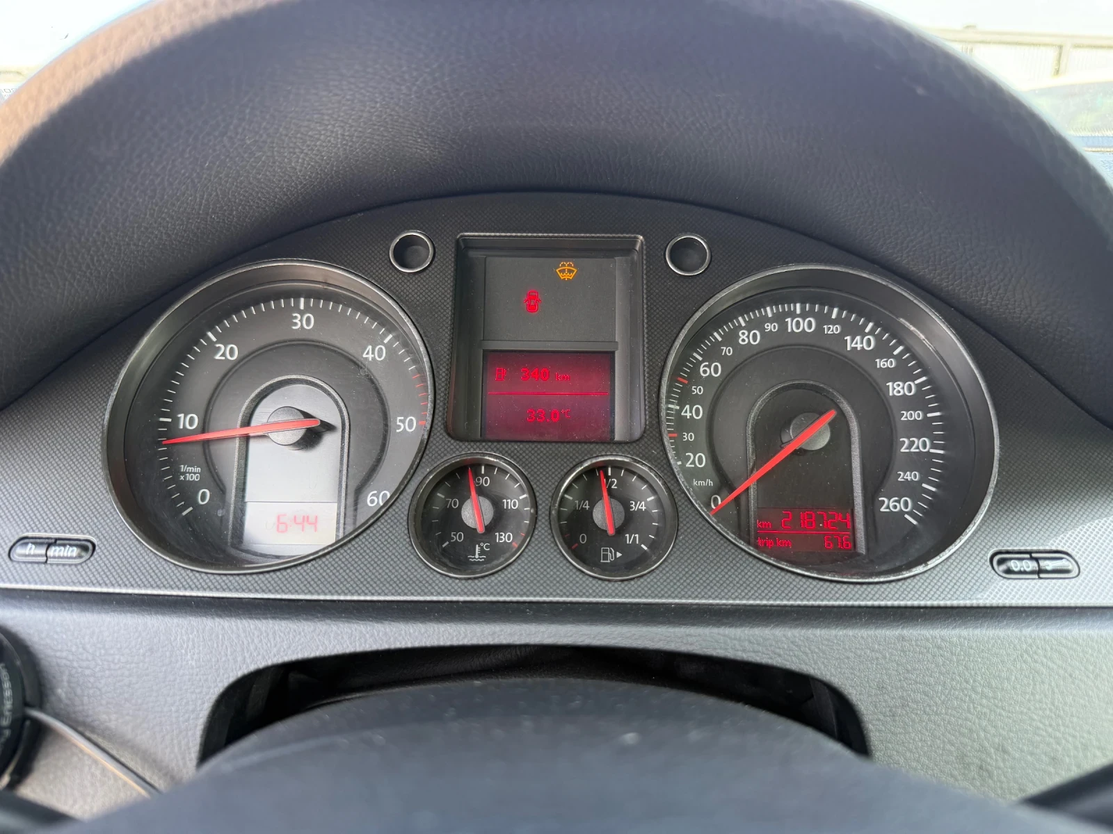 VW Passat 2.0TDI* 140к.с* 2008г* 6СКОРОСТИ* РЪЧКА*  - изображение 8