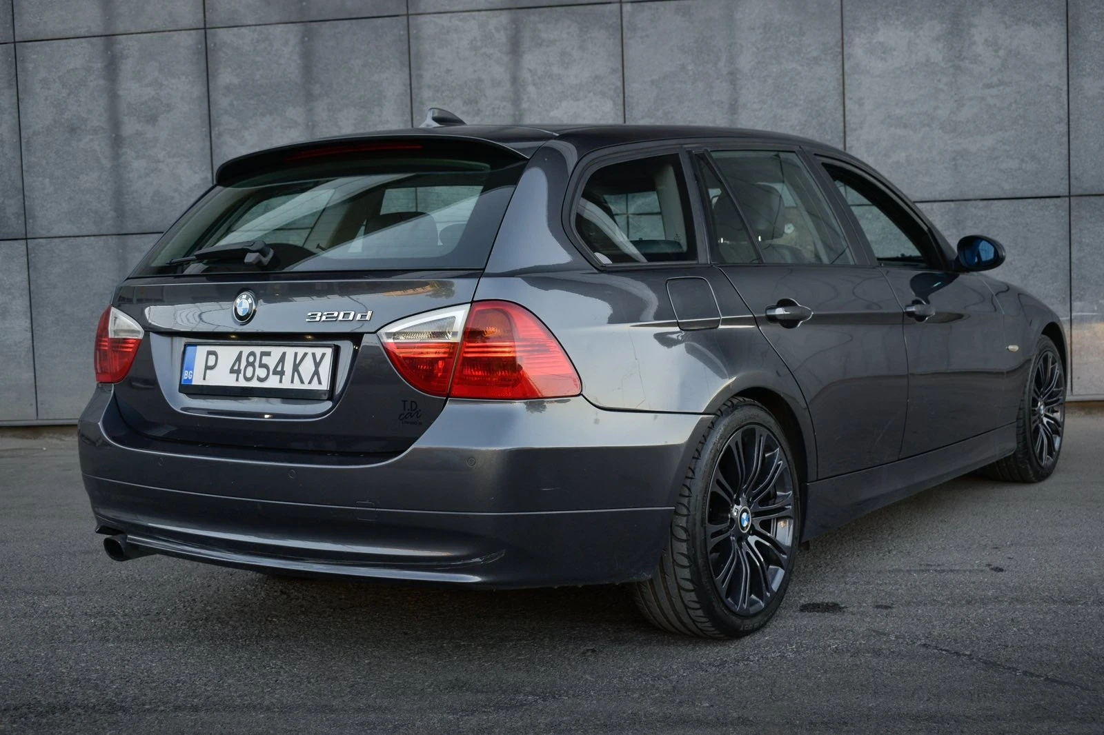BMW 320 НАПЪЛНО ОБСЛУЖЕН!  - изображение 4