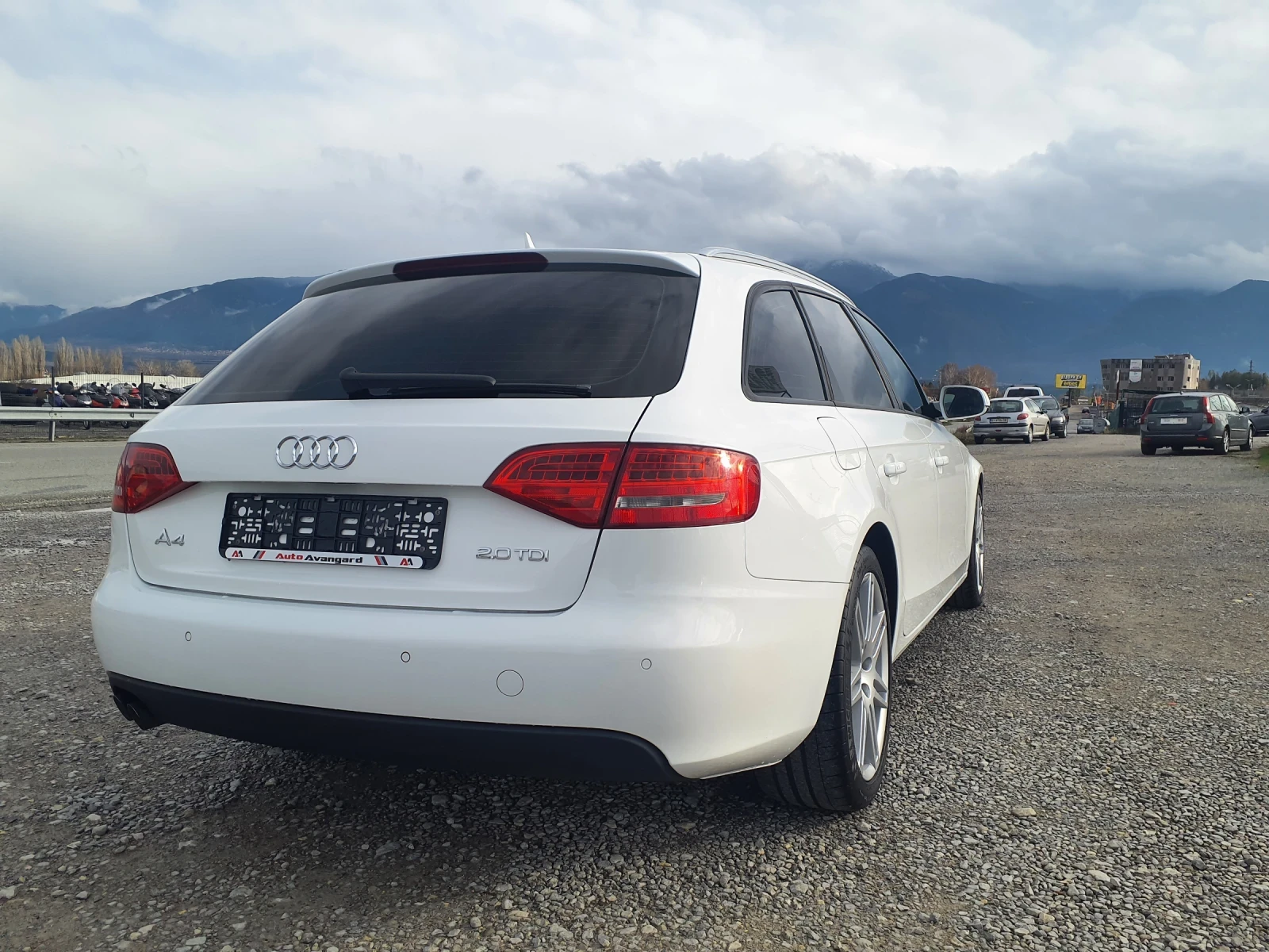 Audi A4 2.0 TDI-143 FULL LED KSENON AUTOMAT - изображение 4