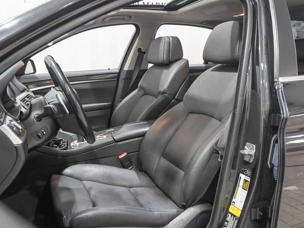 BMW 535 i X-DRIVE* KEYLESS* 360CAM* АвтоКредит(ЦЕНА ДО БГ) - изображение 6