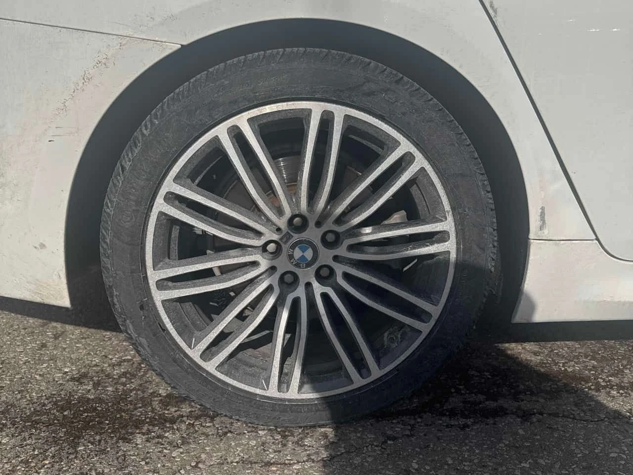 BMW 530 XDRIVE * FULL M PACK* ГЛАВНО ПРЕДСТАВИТЕЛСТВО*  - изображение 6