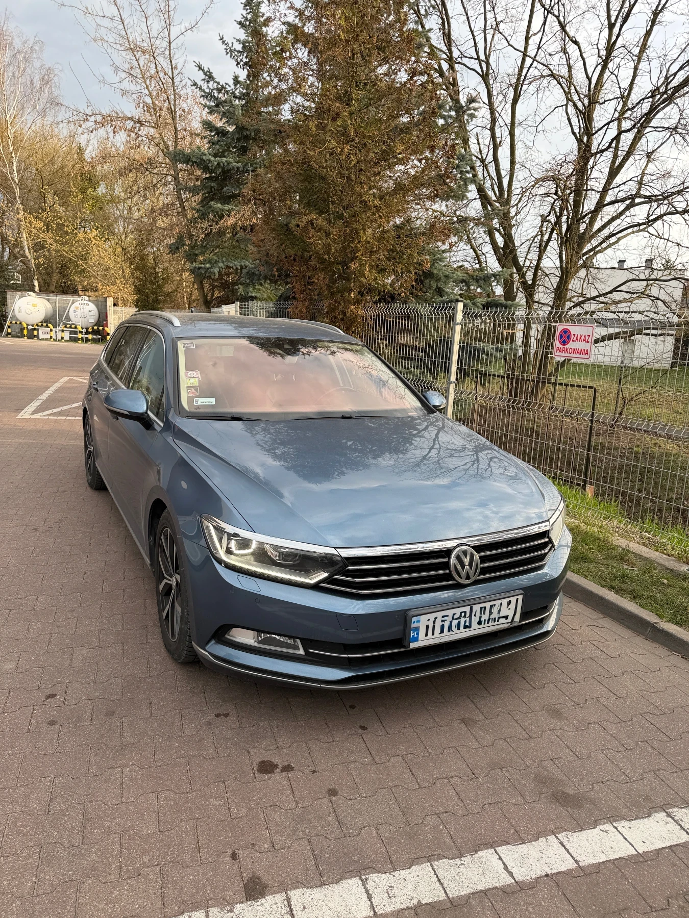 VW Passat B8 Bluemotion, снимка 4 - Автомобили и джипове - 54393091