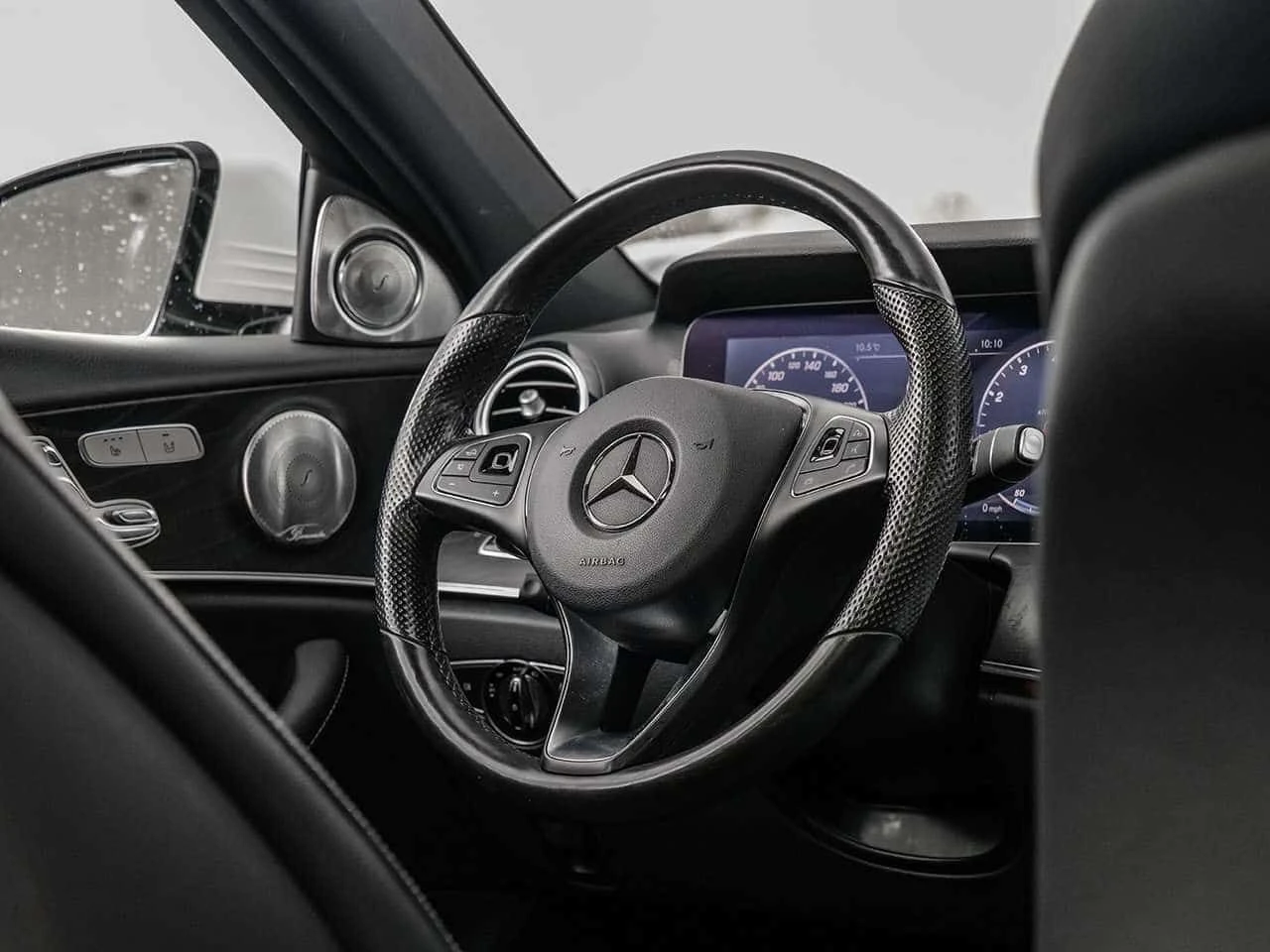 Mercedes-Benz E 400 * Фиксирана цена до БГ * 51к км! * От Mercedes * , снимка 8 - Автомобили и джипове - 54452068