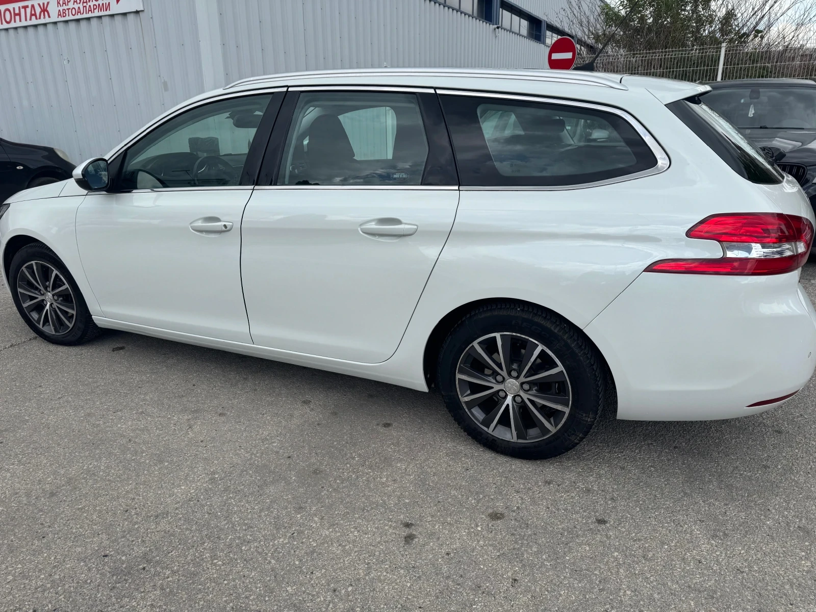 Peugeot 308 1.2T, снимка 2 - Автомобили и джипове - 54509492