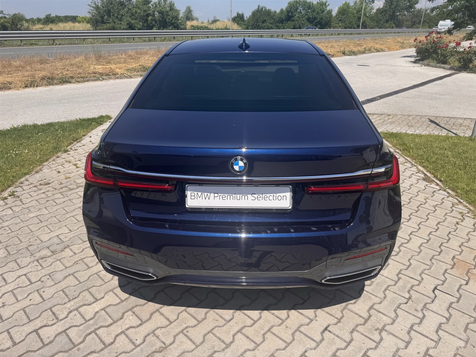 BMW 740 xDrive Sedan, снимка 9 - Автомобили и джипове - 54868921