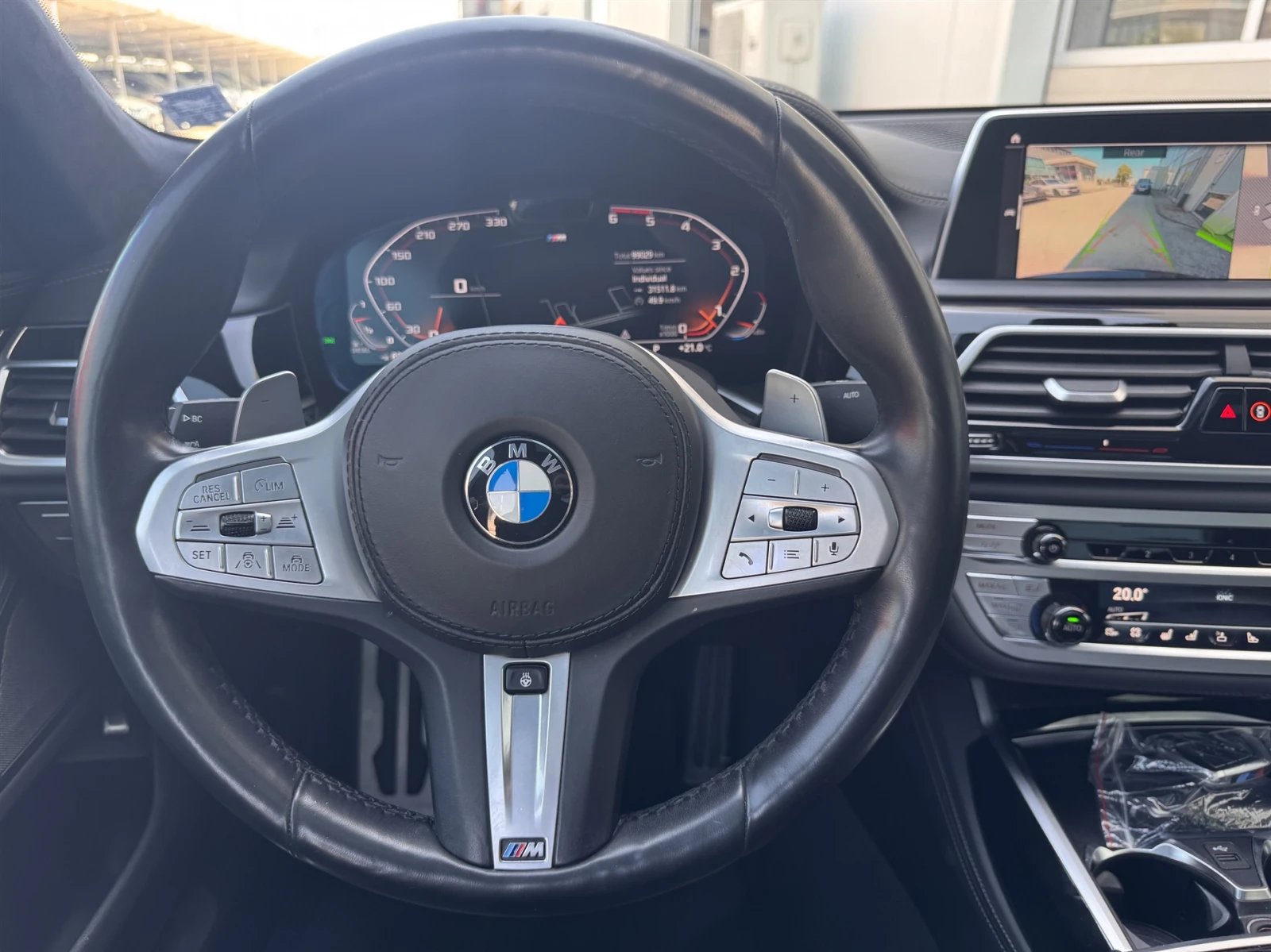 BMW 740 xDrive Sedan, снимка 16 - Автомобили и джипове - 54868921
