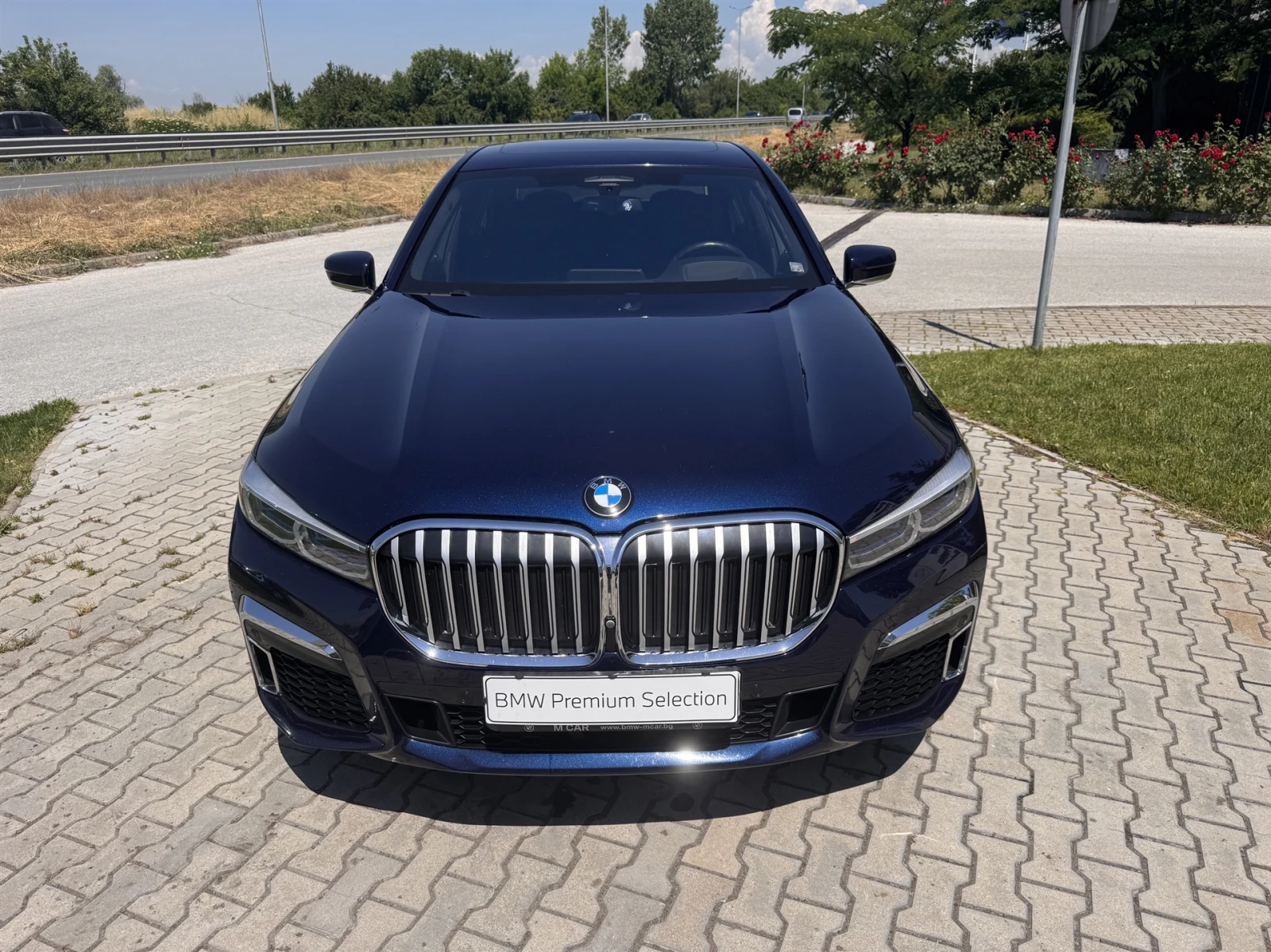 BMW 740 xDrive Sedan, снимка 8 - Автомобили и джипове - 54868921