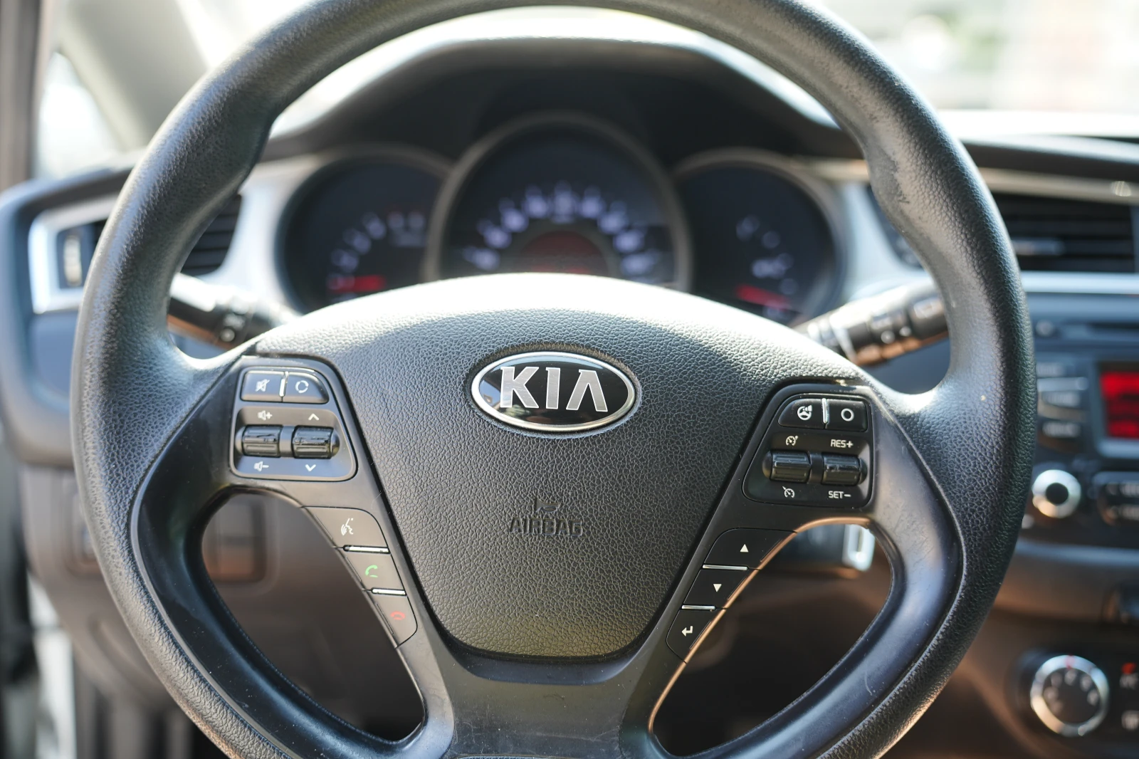 Kia Ceed 1.6 CRDi, снимка 7 - Автомобили и джипове - 55647125