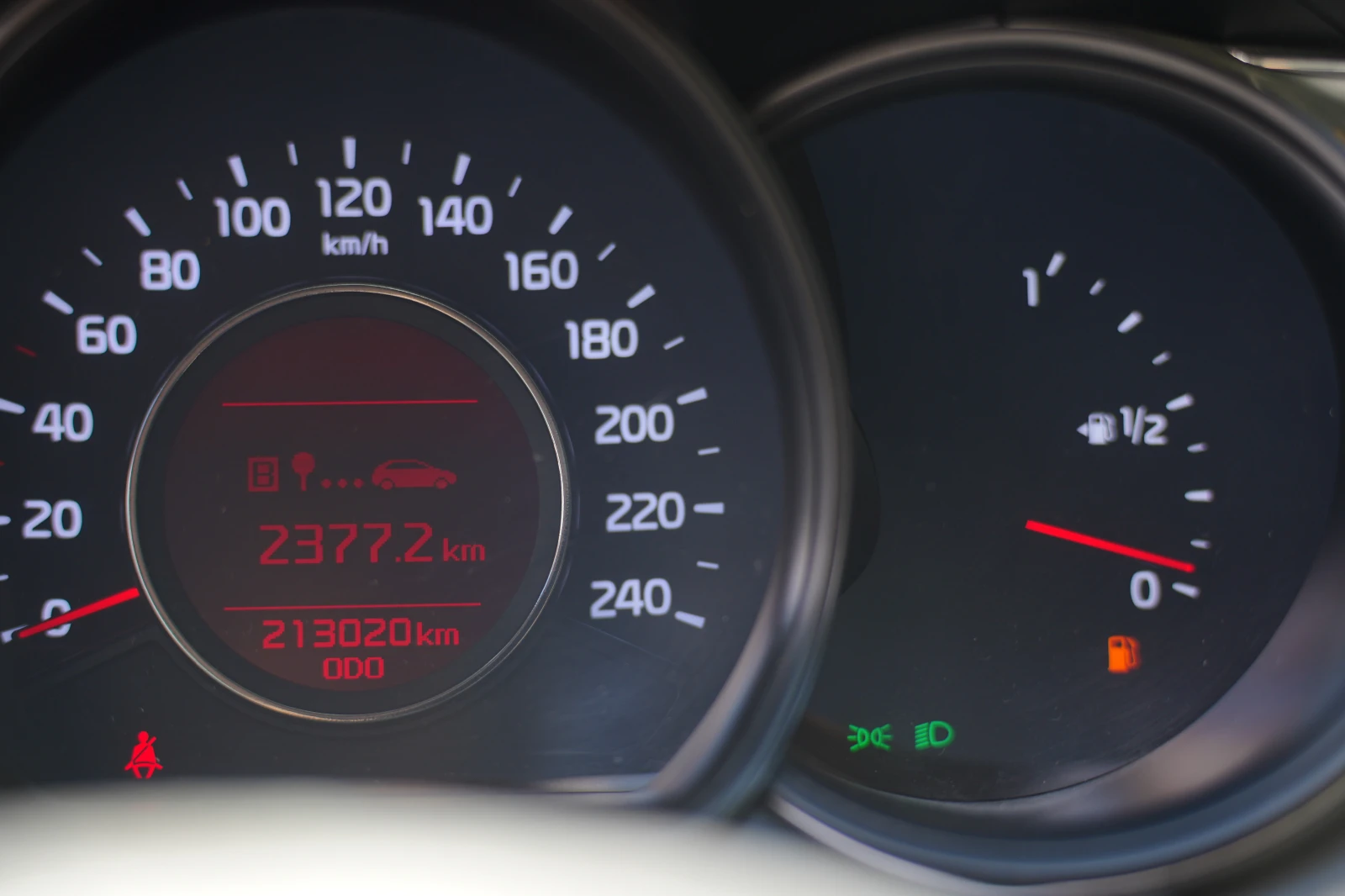 Kia Ceed 1.6 CRDi, снимка 13 - Автомобили и джипове - 55647125
