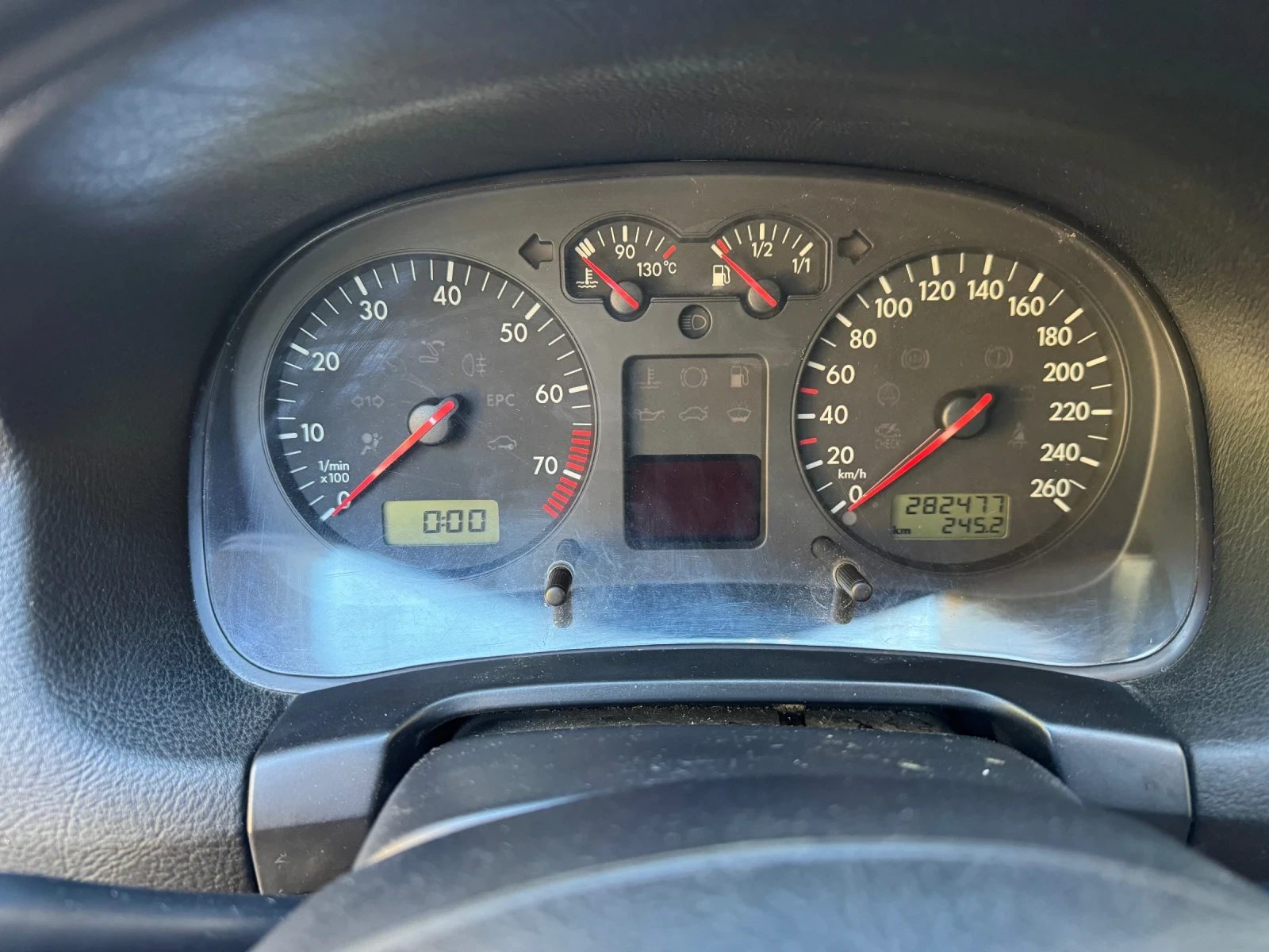 VW Golf 1.8 , снимка 13 - Автомобили и джипове - 56225884