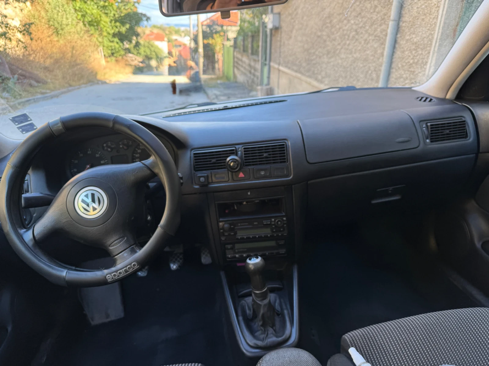 VW Golf 1.8 , снимка 10 - Автомобили и джипове - 56225884