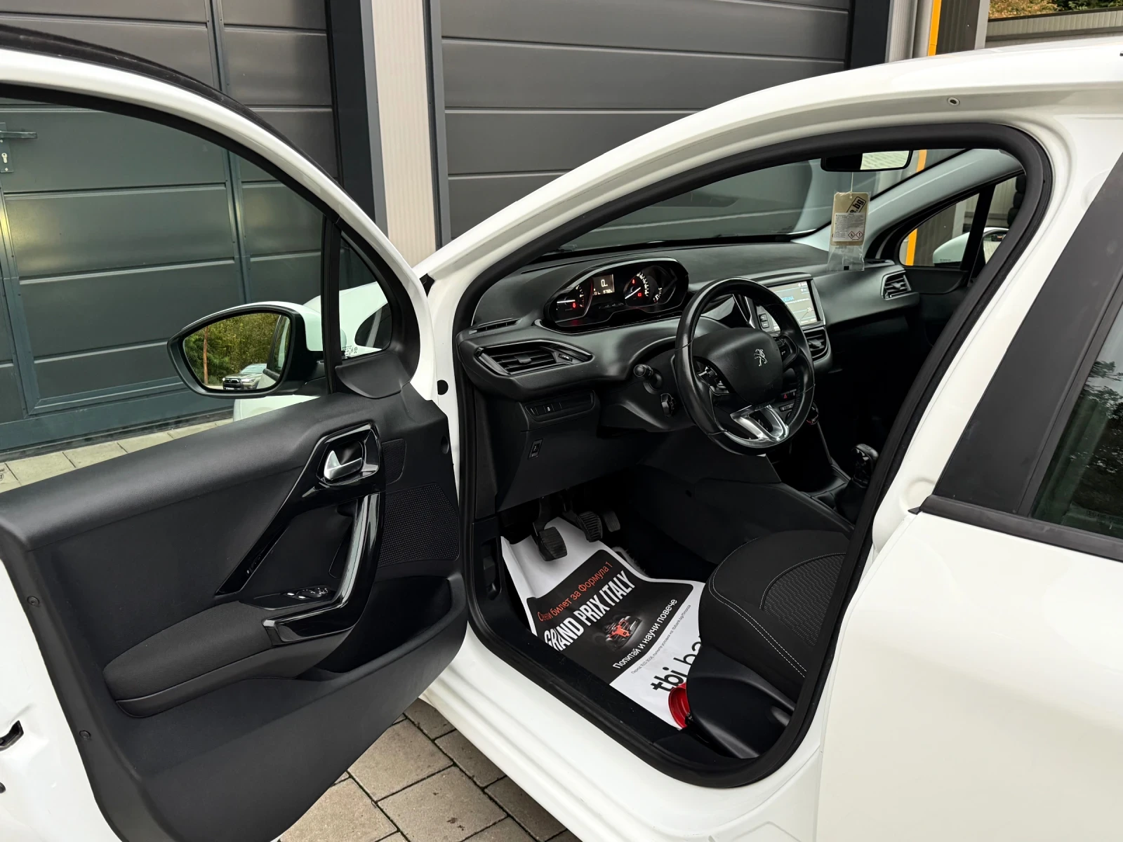 Peugeot 208 1.2i * NAVI* LED* ���������������*  | Mobile.bg � ����������� 7