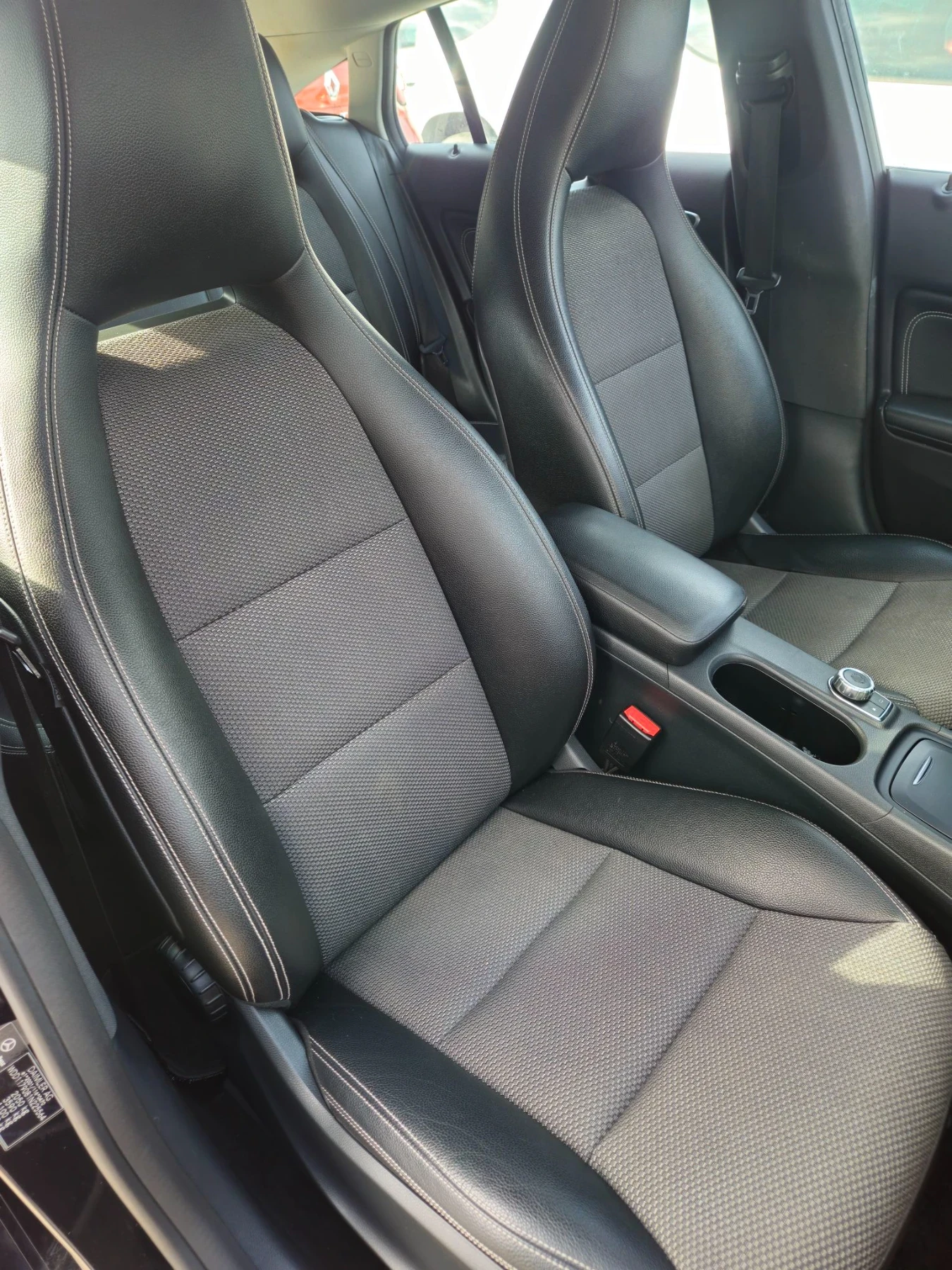 Mercedes-Benz CLA 200 200, снимка 11 - Автомобили и джипове - 56723257