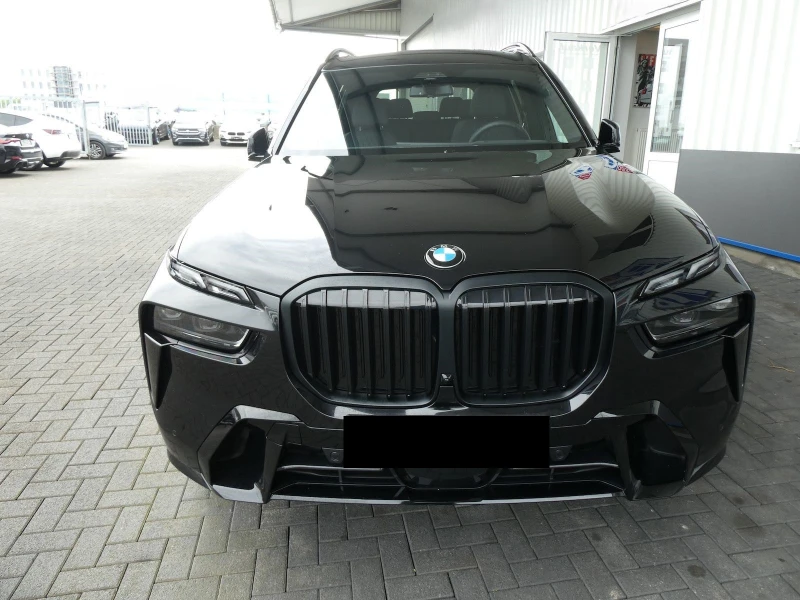 BMW X7 40d/ FACELIFT/ M-SPORT/ HEAD UP/ SOFT CLOSE/ PANO/, снимка 2 - Автомобили и джипове - 47576462