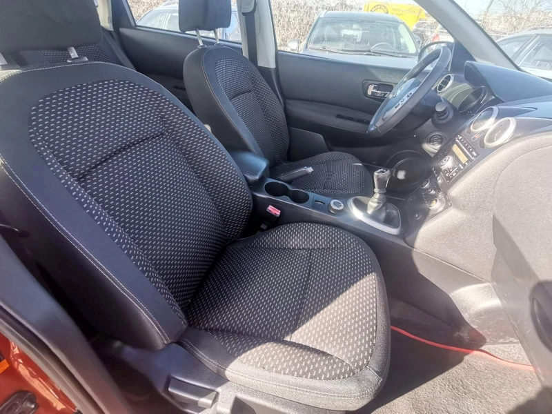 Nissan Qashqai 2.0/4x4 /ПАНОРАМА/УНИКАТ, снимка 12 - Автомобили и джипове - 47800618