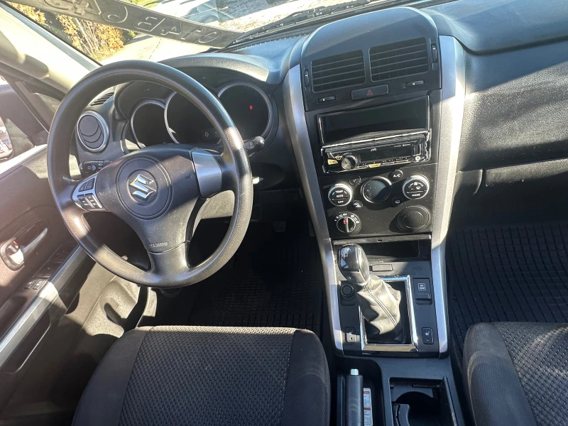 Suzuki Grand vitara 2.0 , снимка 14 - Автомобили и джипове - 52225487