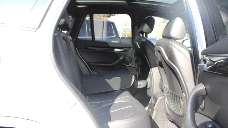 BMW X1 xDrive28i AWD* АвтоКредит* (Цена до БГ) , снимка 11 - Автомобили и джипове - 53403242