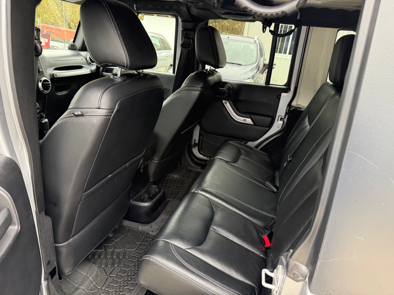 Jeep Wrangler UNLIMITED - SAHARA - 2.8d - 200.. | Mobile.bg   15