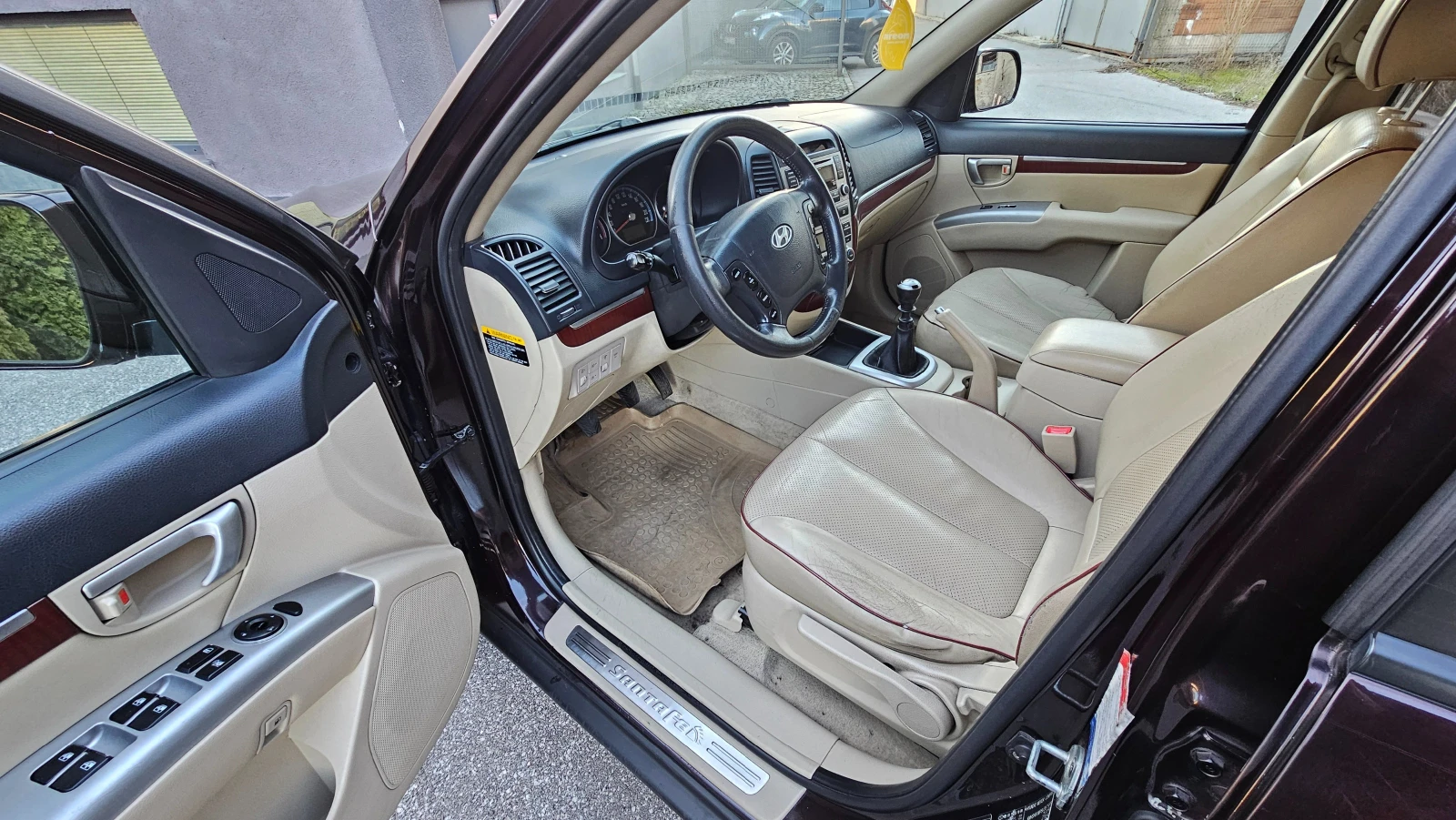 Hyundai Santa fe 2.2 CRDI 4WD Първи Собственик закупен от Хюндай БГ, снимка 10 - Автомобили и джипове - 53804367