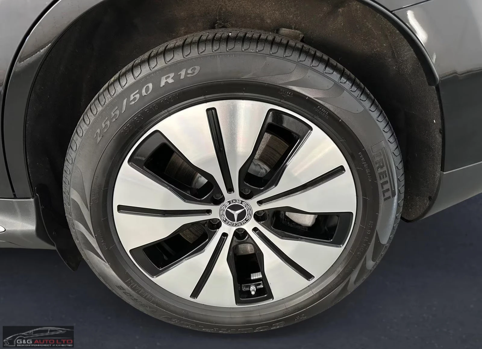 Mercedes-Benz EQC 400/4MATIC/408HP/CAM/LED/NAVI/ACC/KLESS/980g, снимка 12 - Автомобили и джипове - 53973604