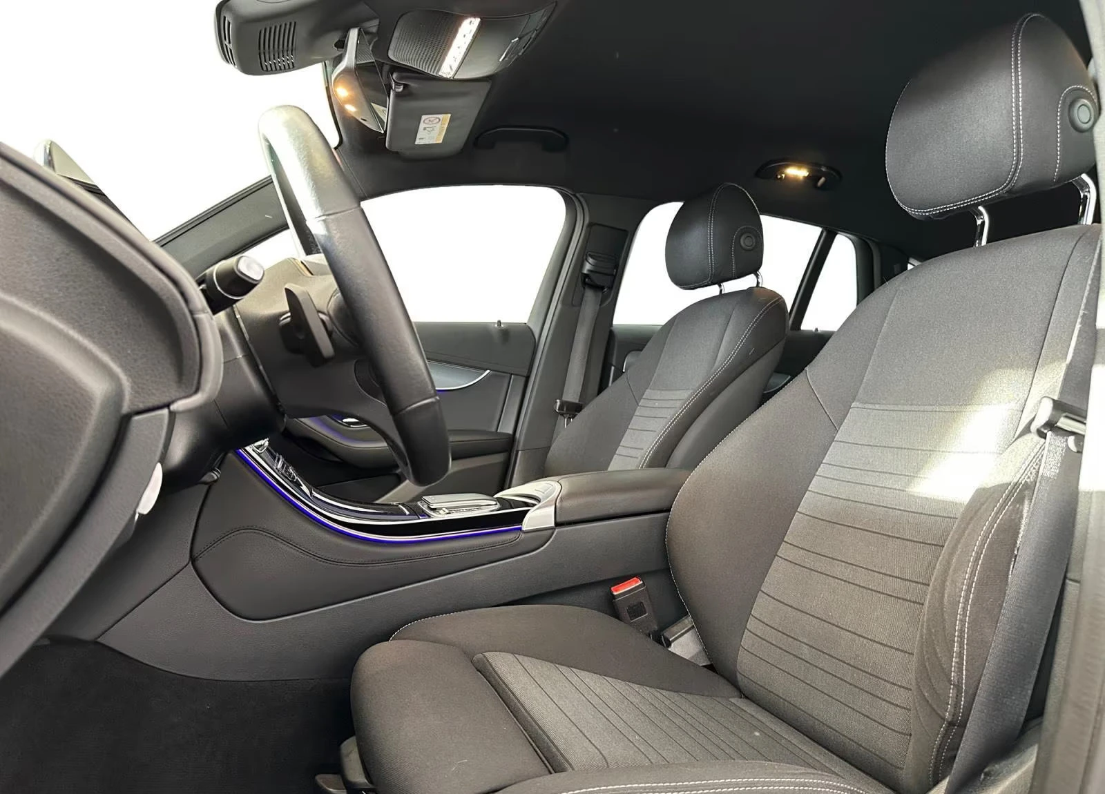 Mercedes-Benz EQC 400/4MATIC/408HP/CAM/LED/NAVI/ACC/KLESS/980g, снимка 5 - Автомобили и джипове - 53973604