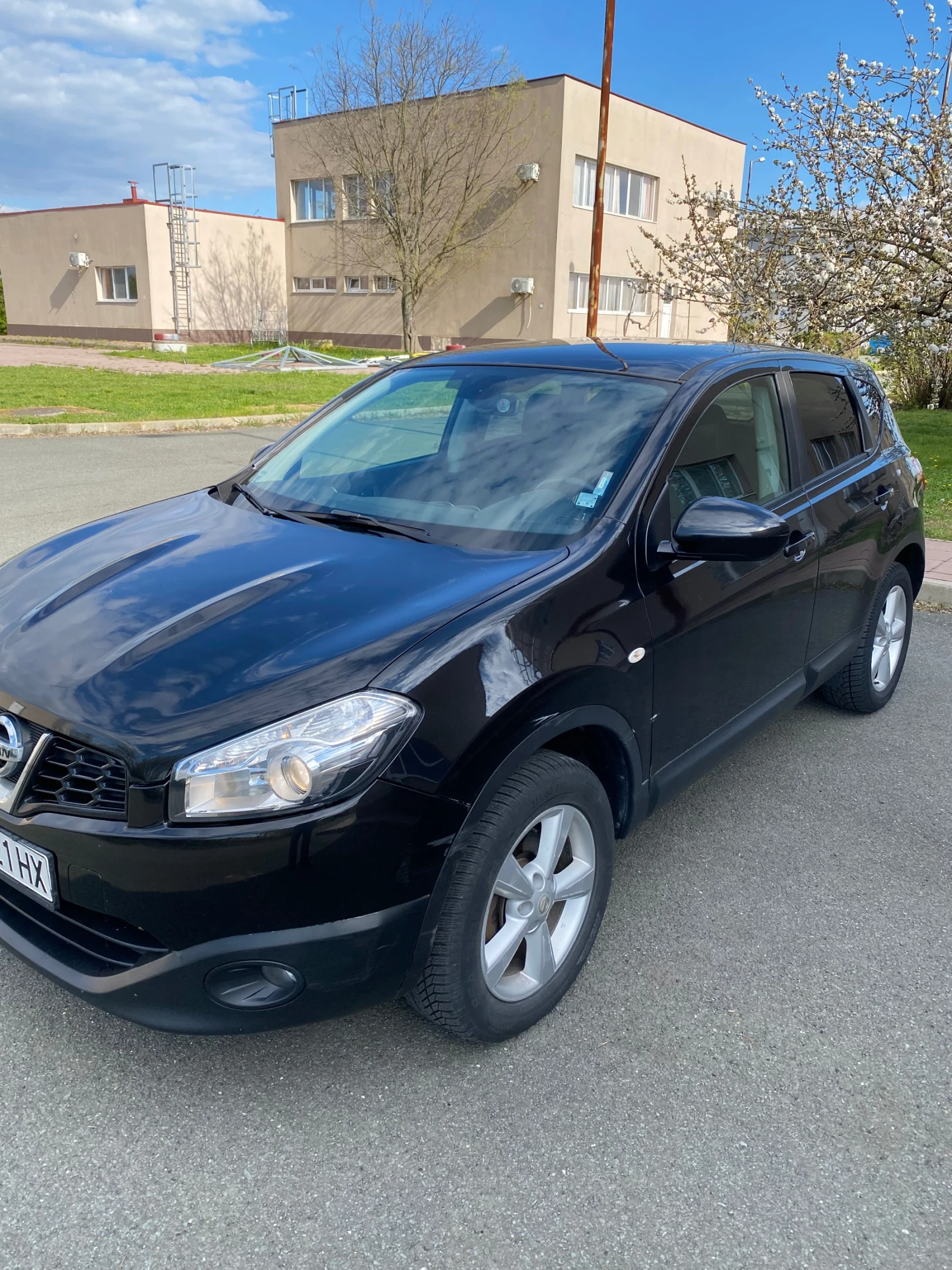 Nissan Qashqai, снимка 2 - Автомобили и джипове - 54296766