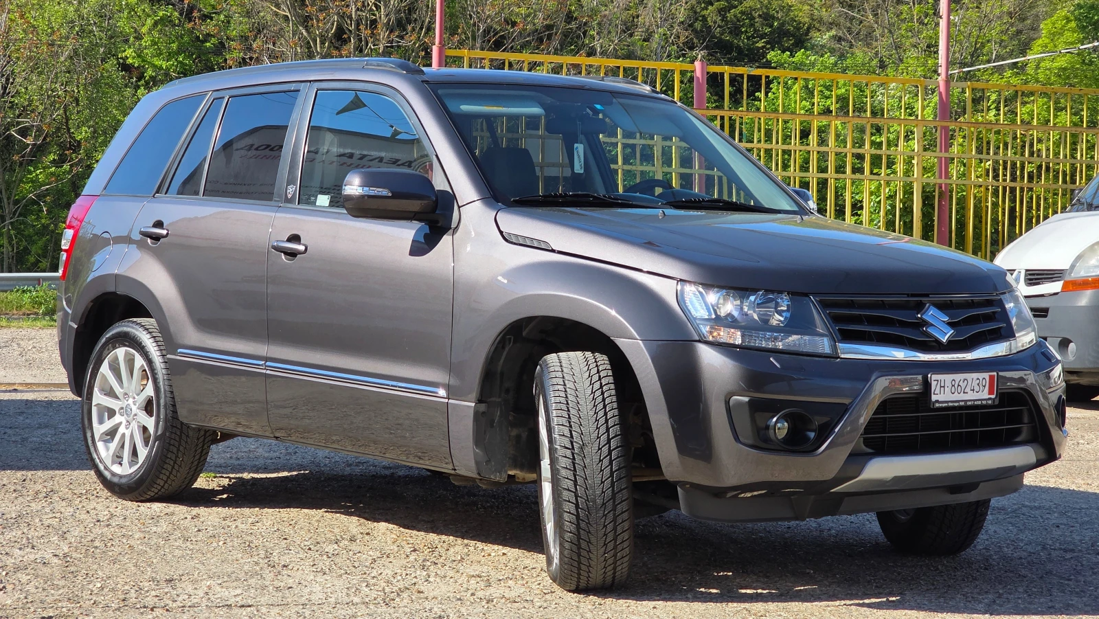 Suzuki Grand vitara 2.4 /127хил.км./AWD/Sergio Cellano/ШВЕЙЦАРИЯ, снимка 5 - Автомобили и джипове - 54421196