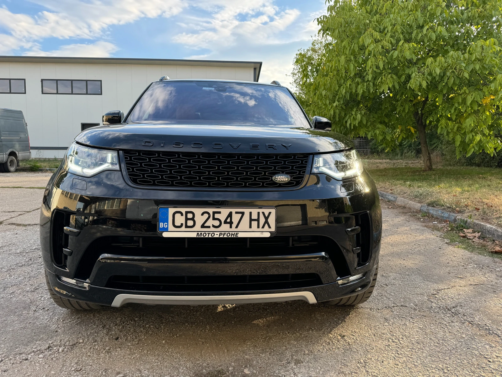 Land Rover Discovery HSE Luxury, снимка 4 - Автомобили и джипове - 54651889
