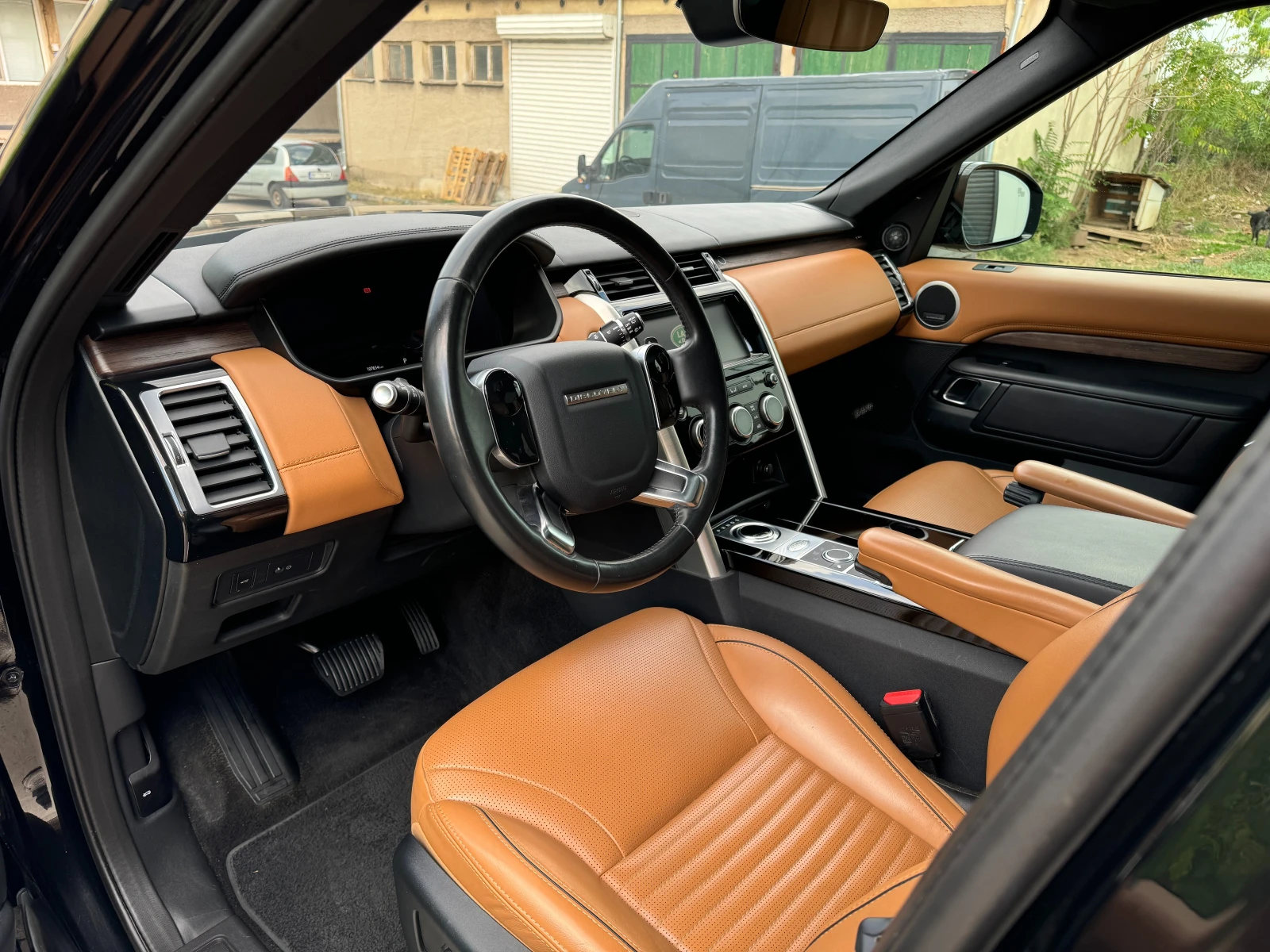 Land Rover Discovery HSE Luxury, снимка 9 - Автомобили и джипове - 54651889