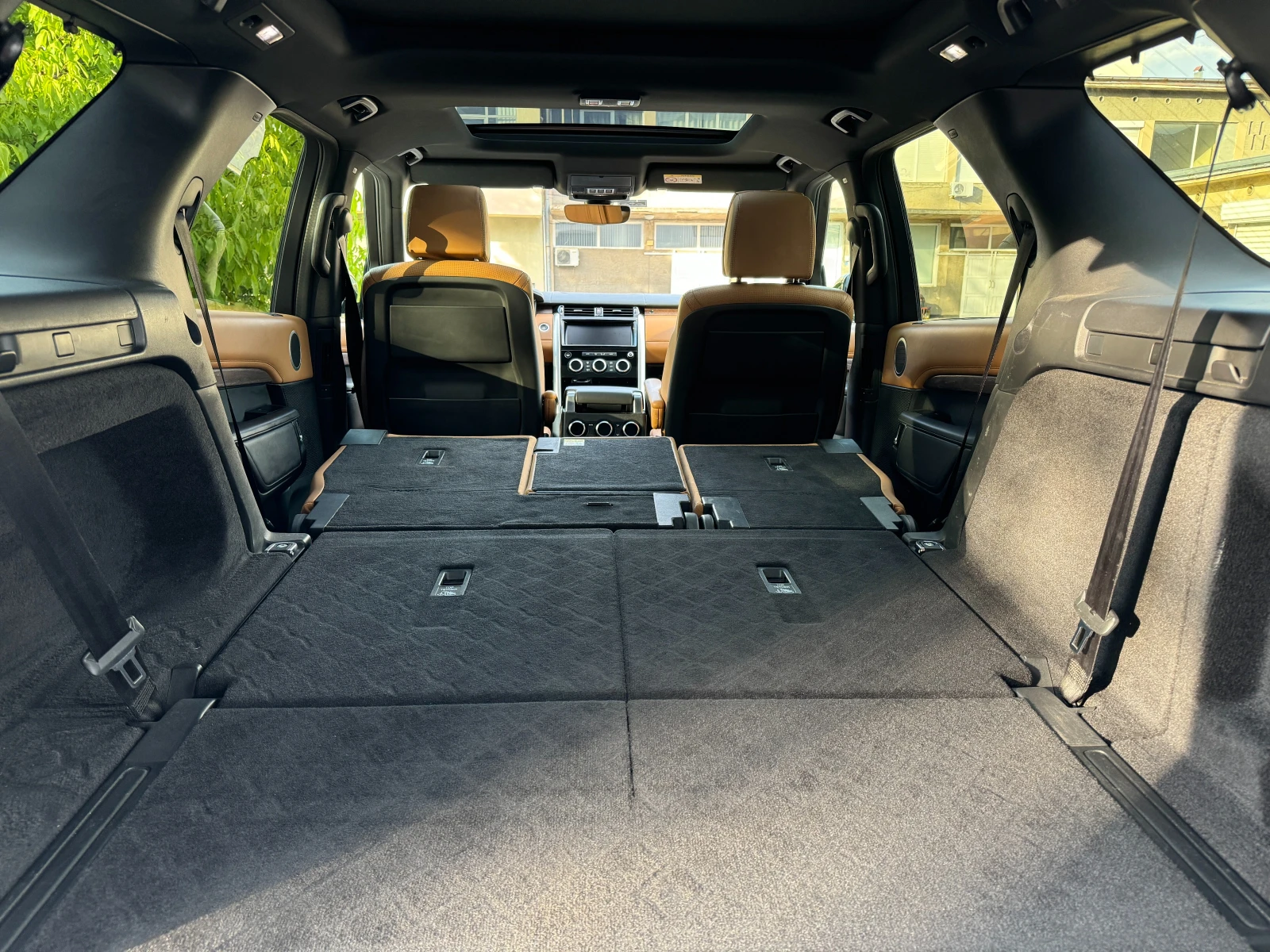 Land Rover Discovery HSE Luxury, снимка 17 - Автомобили и джипове - 54651889