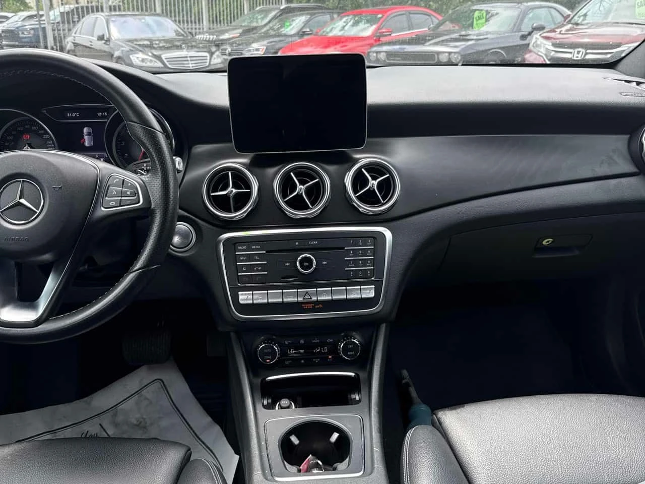 Mercedes-Benz GLA 250 4MATIC/ПАНОРАМА/ПОДГРЕВИ/БЕЗ ИНЦИДЕНТИ, снимка 9 - Автомобили и джипове - 55183782